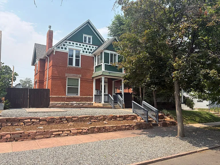 Old Victorian apartments in West Wash Park! — Photo 2