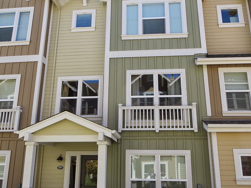 1st image of 1910 Newbury Dr