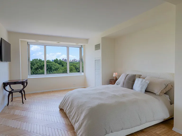 106 Central Park S #8A — Photo 10