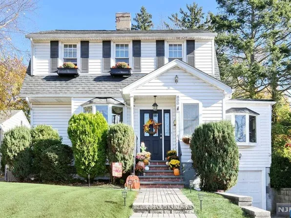 800 Bogert Rd, River Edge, NJ 07661