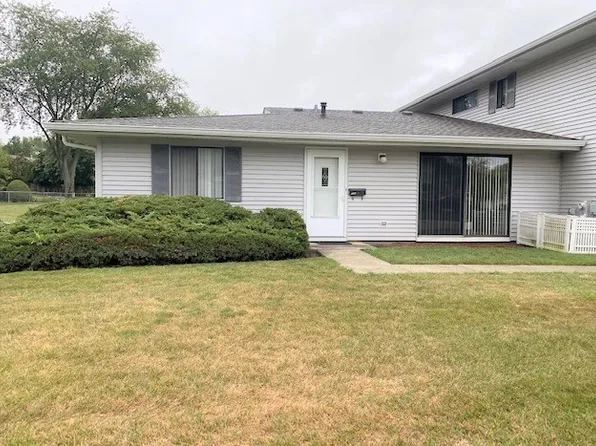 1040 Quanset Ct, Schaumburg, IL 60194