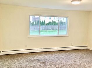 191 Glasgow St APT 7, Fall River, MA 02721