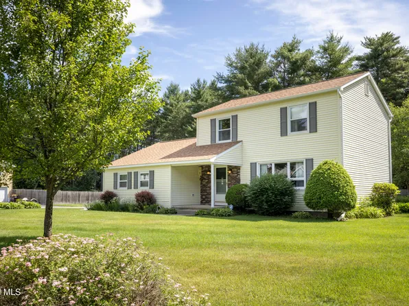 11 Sweetbriar Lane, Queensbury, NY 12804