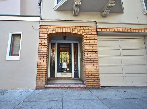 4th image of 1535 Oak St APT A