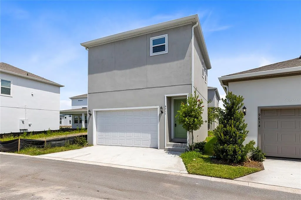 1 bed, 1.0 bath, 750 sqft, $1,700 — Photo 1