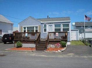 20 Bittersweet Ln, Hampton, NH 03842