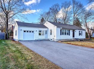 4 Hillcrest Ave, Smithfield, RI 02828