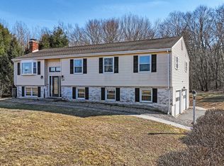 149 Hoskins Rd, Simsbury, CT 06070