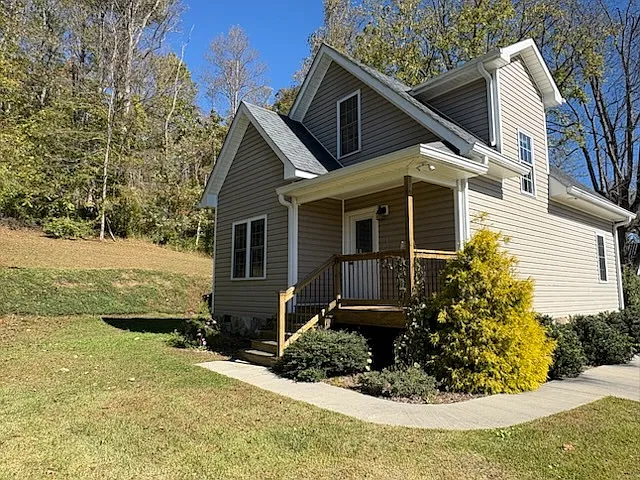 3 bed, 2.0 bath, 1107 sqft, $1,300 — Photo 4