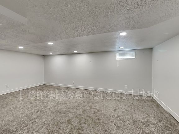 4th image of 743 N Catherine St