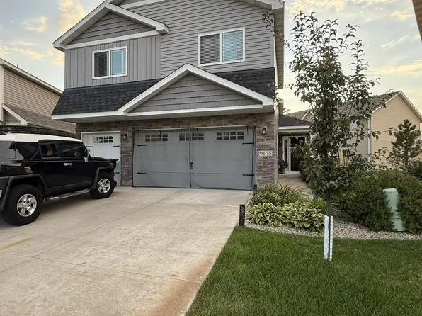 9165 Golden Pond Ln N, Monticello, MN 55362