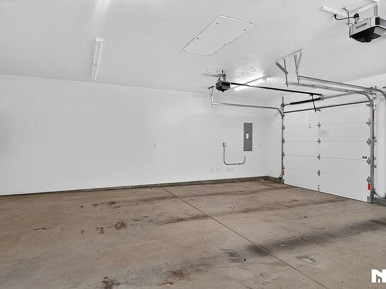 453 Dellwood Dr — Photo 37