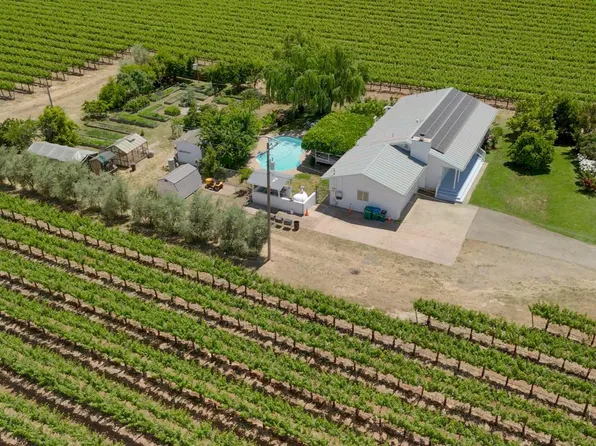 24910 N Linn Rd, Acampo, CA 95220