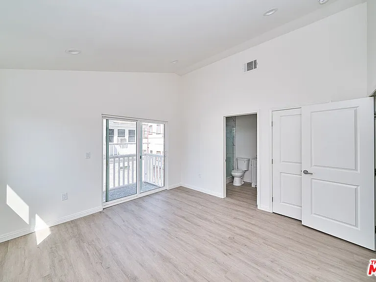 830 S Norton Ave — Photo 5