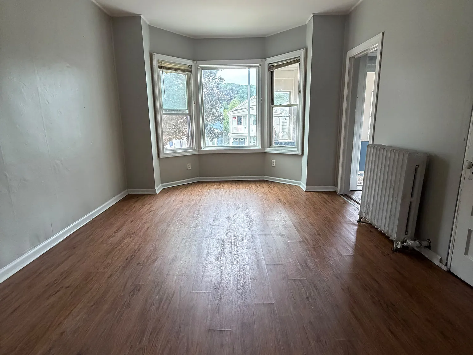 3 bed, $1,550 — Photo 3