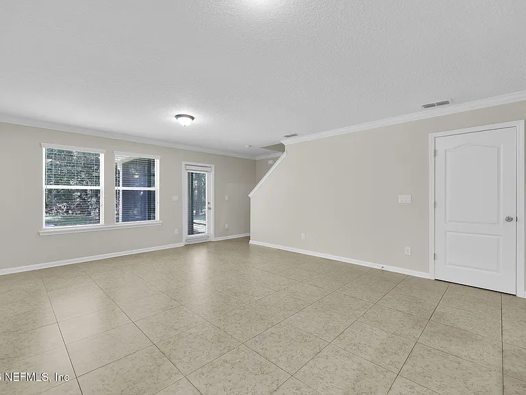 452 Walnut Dr — Photo 11