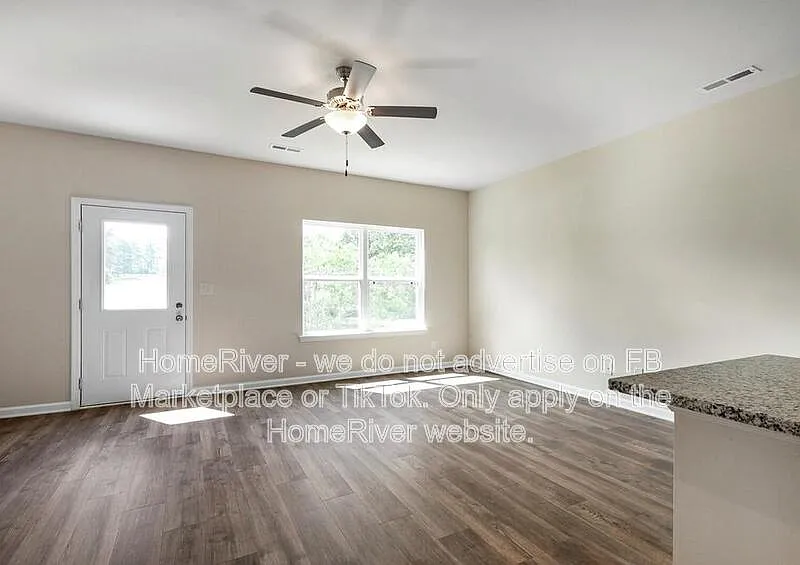 3 bed, 2.5 bath, 1725 sqft, $1,885 — Photo 4