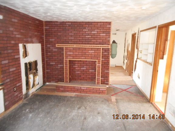 4th image of 228 Dellwood Ave