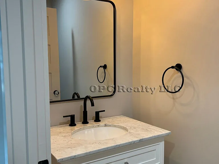709 Webster St — Photo 7