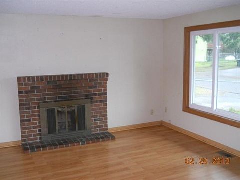 5th image of 17214 9th Ave E