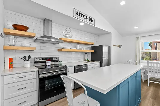 115 E Dolphin St — Photo 5