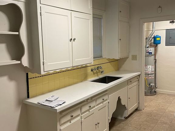 3rd image of 1725 H St #18