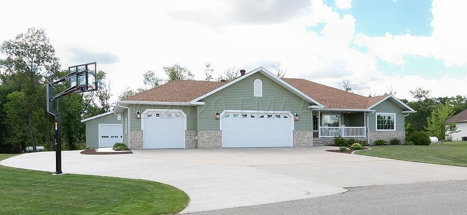 1st image of 610 Sugar Dr