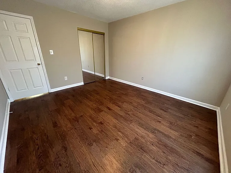 1043 Park Meadow Dr — Photo 5