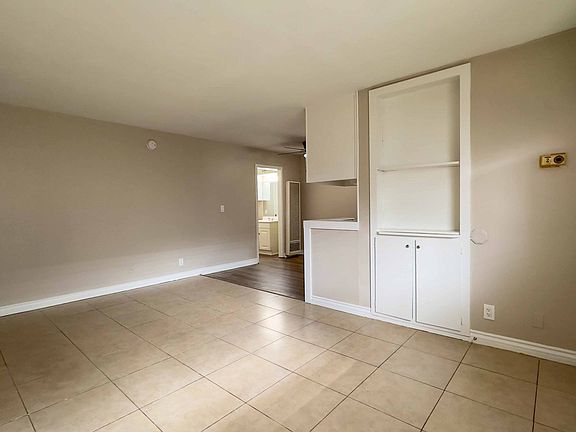 2nd image of 2615-03 Fairmount Ave
