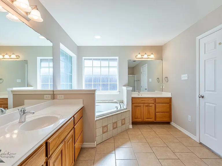 2109 Old Ironsides Rd — Photo 15