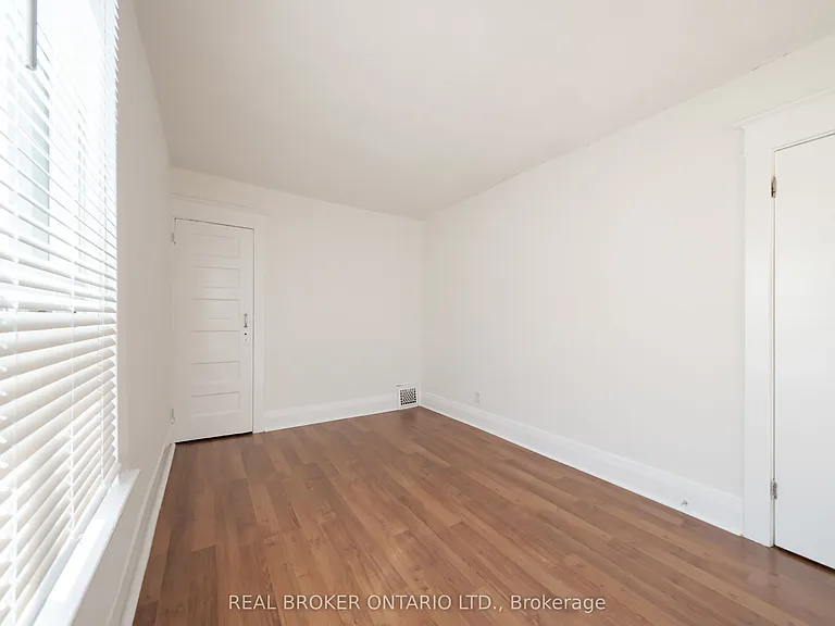 542 Glebeholme Blvd #MAIN — Photo 22