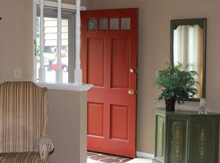 8505 Roseborough Rd, Louisville, KY 40228