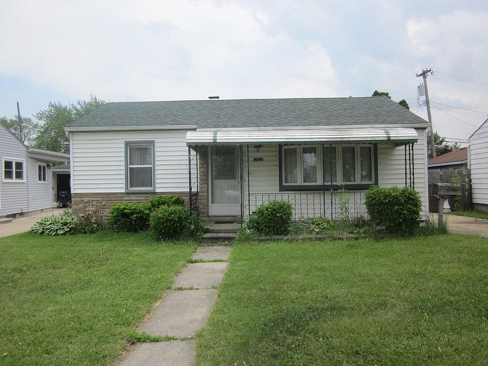 1st image of 13529 Venness St