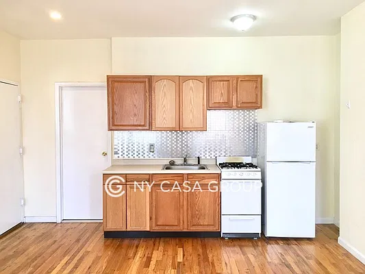 Rented by NY Casa Group | media 9
