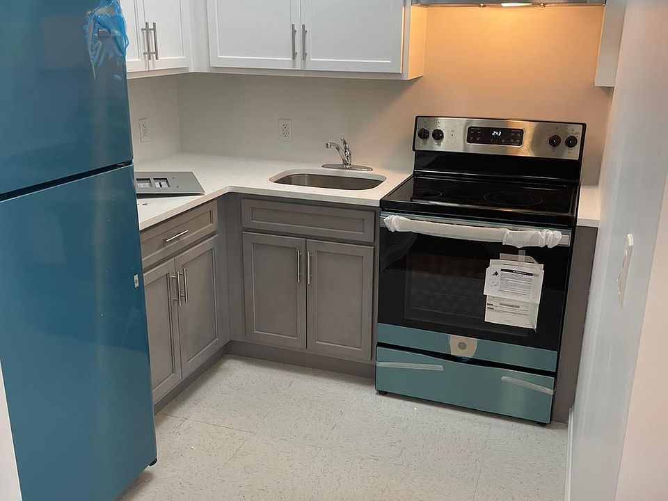 2nd image of 40 W Columbia St