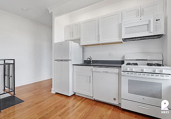 2nd image of 488 Rockaway Pkwy #B4c4