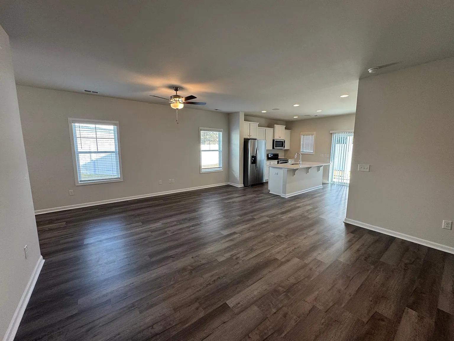 4 bed, 1972 sqft, $2,700 — Photo 3