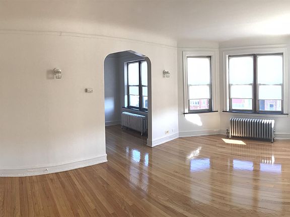 4th image of 9218 S Bishop St APT 3A