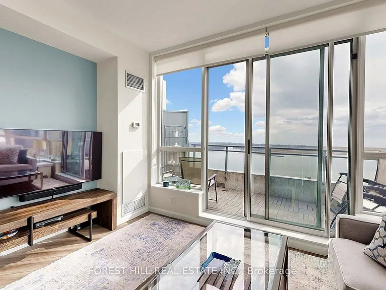 230 Queens Quay W #2816 — Photo 2