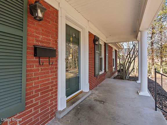 4th image of 318 Castleview Dr