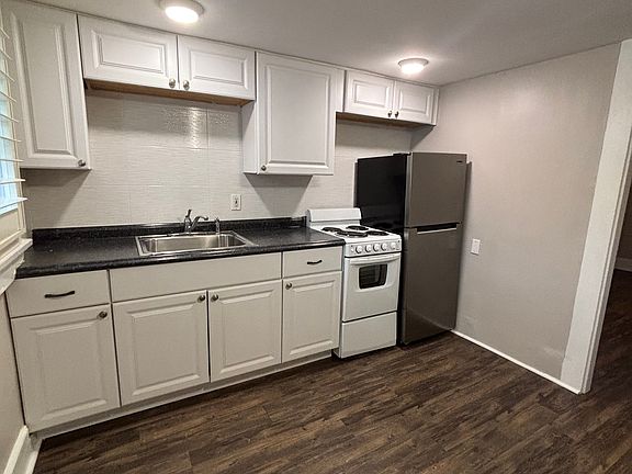 3rd image of 125 8th Ave N APT 4
