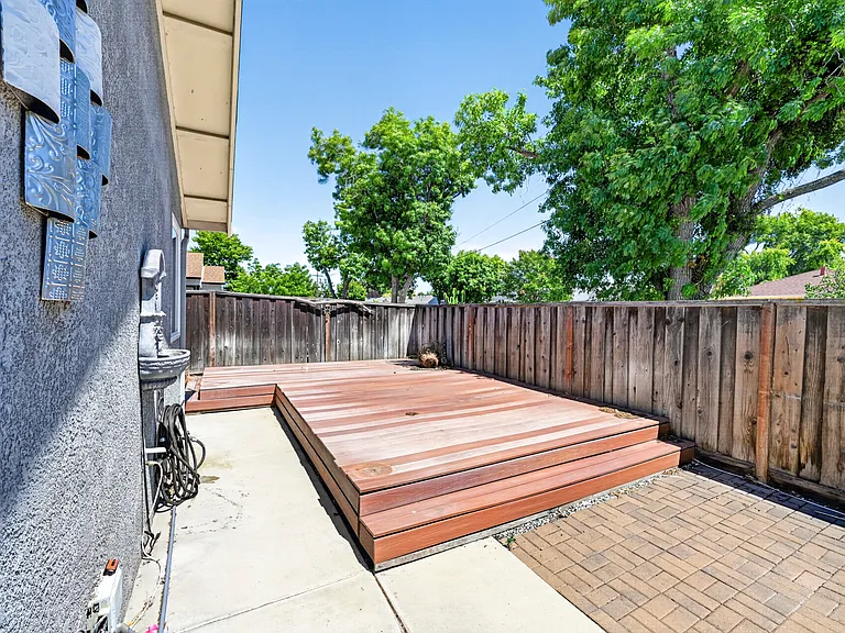 488 Jensen St — Photo 25