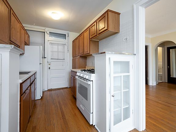 5th image of 6024 N Navarre Ave #26-1A
