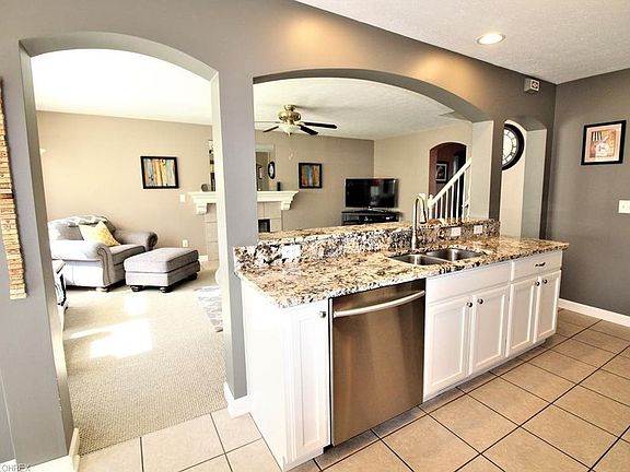 5th image of 7478 W Oralee Ln