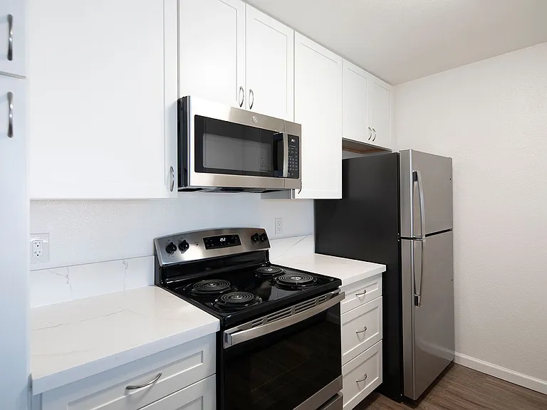 Mission Pacific Apartments — Photo 45