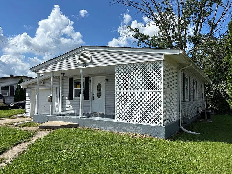 93 Van Buren Dr