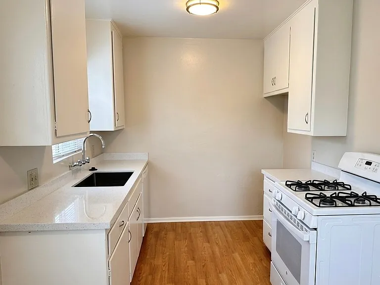 5960 Linden Avenue — Photo 4