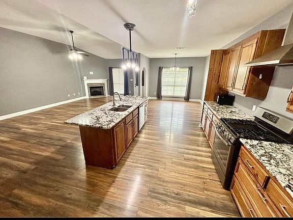 4th image of 23776 Sandlewood Ct