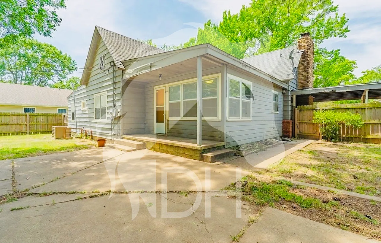3 bed, 2.0 bath, $1,575 — Photo 2