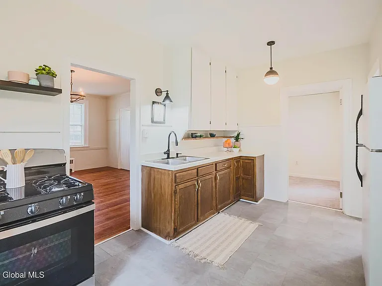 50 Phillips Rd #B — Photo 6